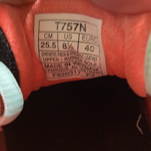 Women’s ASICS Gel Sneakers - Picture 8 of 9